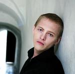 hamlet. Shakespeares store rolle som Hamlet på Kronborg er gennem tiden blevet spillet af mange skuespillere. På selve Kronborg har både Thure Lindhardt (billedet) og Jude Law haft fornøjelsen. 
