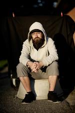 HÆDER. Claus Høxbroe har forsøgt at udbrede lyrik ved at overnatte hos danskere, der lukkede ham ind i deres stuer. 