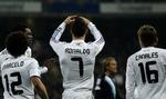 Udskiftning. I forbindelse med sin tredje scoring blev Cristiano Ronaldo så skadet, at han ikke kunne spille videre. 