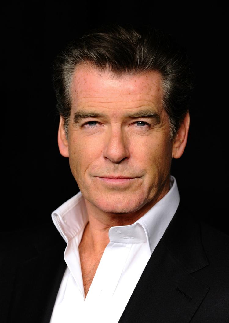 Herligkærlig. Susanne Bier har efter sigende skrevet filmen med særlig tanke på Pierce Brosnan, som kalder den »en herlig kærlighedshistorie«. 