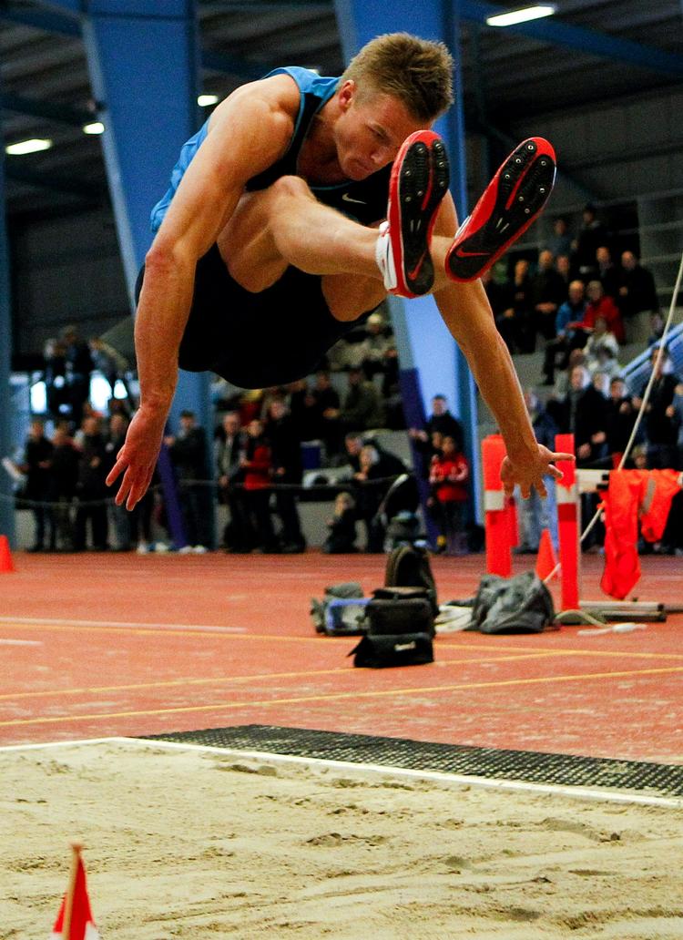 finalist. Med 7,96 meter tangerede Morten Jensen sæsonens bedste resultat og sprang sig i EM-finalen. 