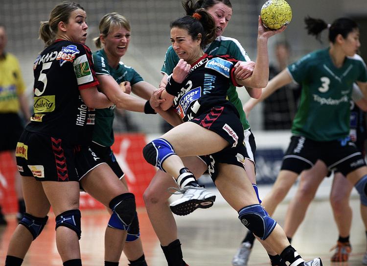 gratis. Nyt sæsonkort er gratis for tilskuere i Aalborg - med mindre de bliver hjemme. 