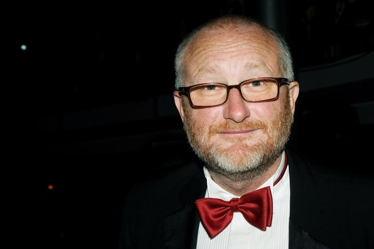 Ålen. Siden 1992 har den i dag 54-årige Peter Aalbæk Jensen stået i spidsen for filmselskabet Zentropa - altid med høj cigarføring. 