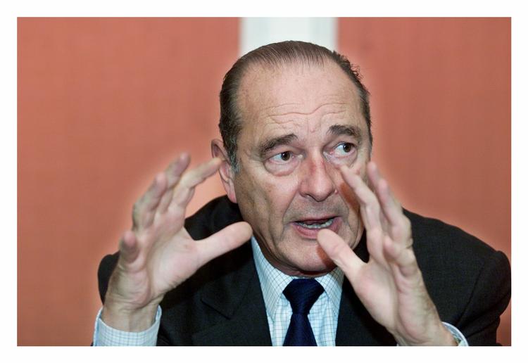ANKLAGET. Jacques Chirac er en af Frankrig mest populære personer, men retsagerne mod ham kan ændre på det billede. 