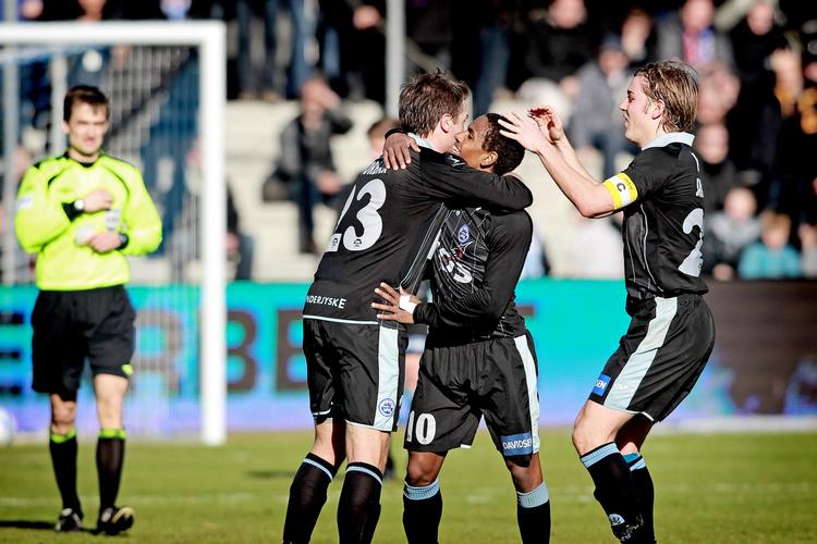 afgørelsen. Et indlæg fra lille Quincy Antipas fra Zimbabwe førte til kampens eneste scoring i Esbjerg. 