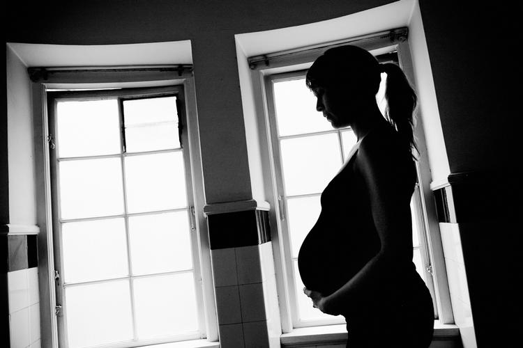 Forsøgskvinder? Medicinalbranchen venter på at nogle kvinder bliver gravide, mens de tager ny medicin, så man kan se, om den giver fosterskader, lyder kritikken. 