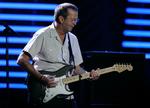 Guitarsalg. Eric Clapton sælger igen ud. Og igen går penge fra salget til Clapton afvænningscenter i Crossroads Center i Antigua i Caribien. Arkiv. 