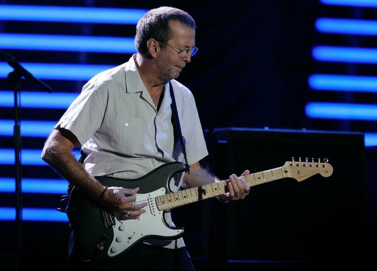 Guitarsalg. Eric Clapton sælger igen ud. Og igen går penge fra salget til Clapton afvænningscenter i Crossroads Center i Antigua i Caribien. Arkiv. 