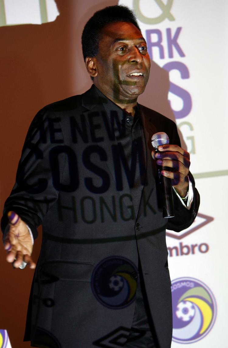 Legende. Pele er i øjeblikket i Asien for at promovere klubben New York Cosmos, som han selv spillede for i karrierens efterår. 