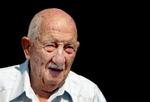 Rejseledsager. Alberto Granado er død i Havana.  Han er kendt som Che Guevaras rejsemakker fra deres tohjulede på tværs af Sydamerika. 
