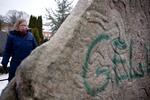 Hærværk. En 15-årig dreng har  erkendt, at det var ham, som malede grafiti på Jellingestenen. 