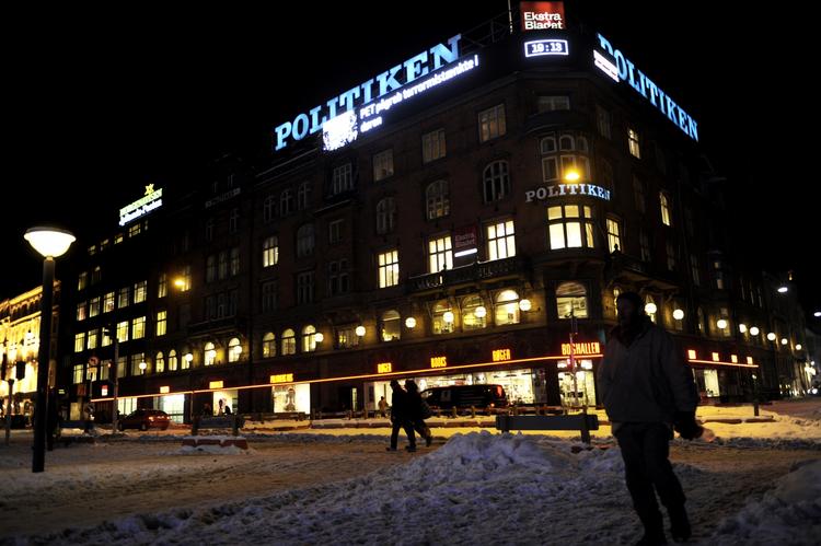 Succes. Det er især Jussi Adler-Olsens forfatterskab, der har gjort, at JP/Politikens Forlagshus kan notere et overskud for 2010 på 8,1 mio. kr. før skat mod 4,5 mio. kr. året før. 