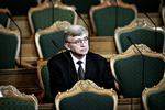 ROS. DF roser hvad Søren Krarup kalder grundighed i Birthe Rønn Hornbechs behandling om sagen af de statsløse. 
