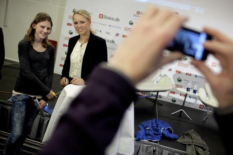 etteren. Med en plads i kvartfinalen i den forestående turnering vil Caroline Wozniacki være sikker på at bevare sin førsteplads på verdensranglisten. 