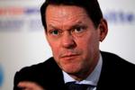 trænerjagt. Frank Arnesen skal begynde i sit nye job i Hamburger SV med at gå på udkig efter en ny træner. 