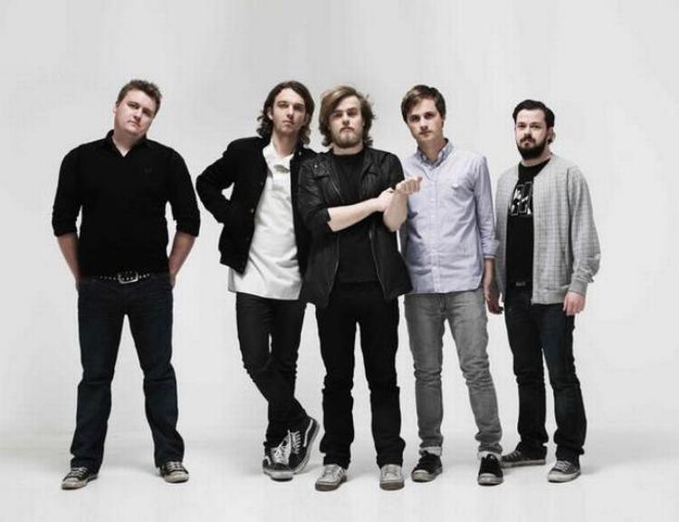 gearskift. Veto har bevæget sig i en mere afdæmpet og organisk retning siden det pågående og energiske album 'Crushing Digits' fra 2008. 