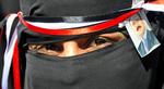 Yemens præsident, Ali Abdullah Saleh, har været udsat for flere demonstrationer, som kræver hans afgang. Han har dog også sine tilhængere som kvinden her. 