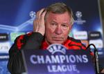 parløb. Manchester Uniteds erfarne manager, Sir Alex Ferguson, har været med i mange tættet opløb om titlen - og han mener, at hans klub er den ene af to mulige mestre. 