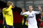 Modpoler. FCK's Cesar Santin og Brøndbys Daniel Wass får måske noget at snakke om, når FCK og Brøndby mødes i Parken om ni dage. 