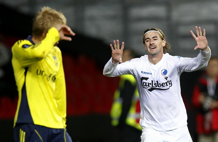 Modpoler. FCK's Cesar Santin og Brøndbys Daniel Wass får måske noget at snakke om, når FCK og Brøndby mødes i Parken om ni dage. 
