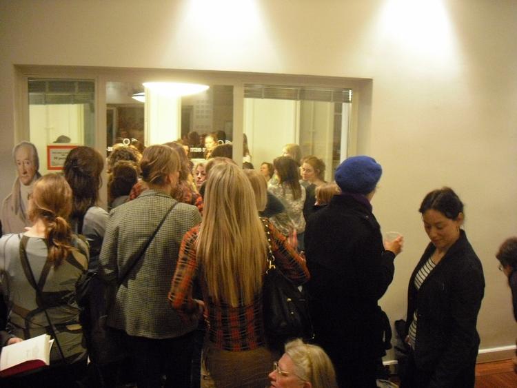 Kø. Kussomaten blev sat op 8. marts på Goethe-Instittutet i København. 