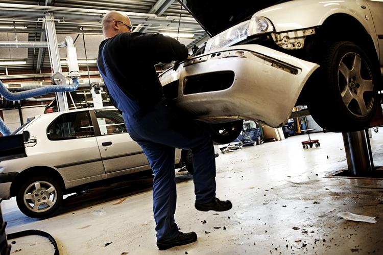 reparationshjælp. Både Hyundai og Citöen har beltuttet at udvide deres garantier på nye biler. 