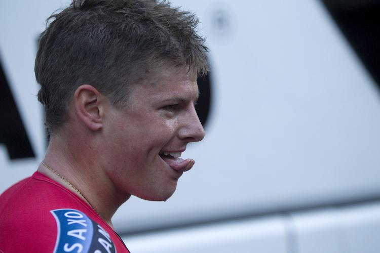 hæmmet. Jakob Fuglsang er i en hård kamp for blot at gennemføre Paris-Nice oven på dramatisk styrt. 