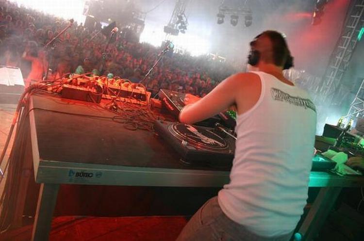 Aflysning. 2000F er en af de djs, der skulle have spillet til åbningen af KB18. PR-foto 