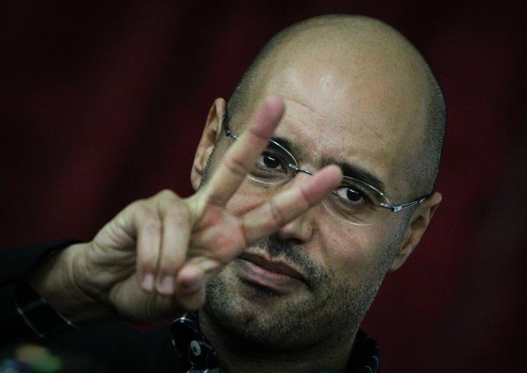 Sejrsikker. Gaddafis søn Saif al-Islam siger at regeringen snart genindtager Benghazi. 