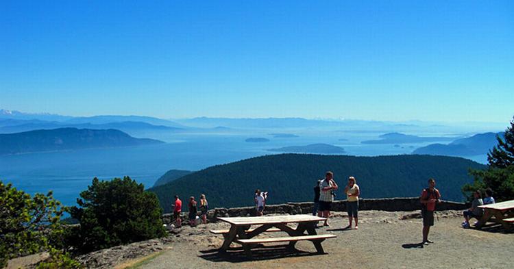 FRODIG. Orcas Island kaldes også for Den smaragdgrønne ø. Her storslået udsigt fra Mount Constitution. 