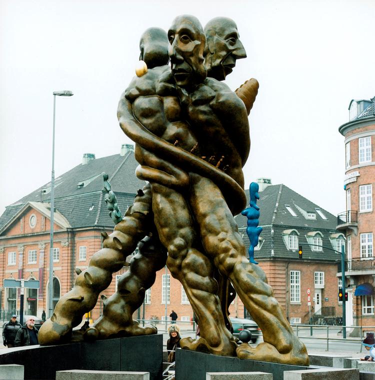 Kunst? I to af landets største kommuner er politikerne med til at udvælge kunstværker, der skal pryde byernes gader og bygninger. Her ses Bjørn Nørgaards H.C. Andersen-skulptur i Odense.