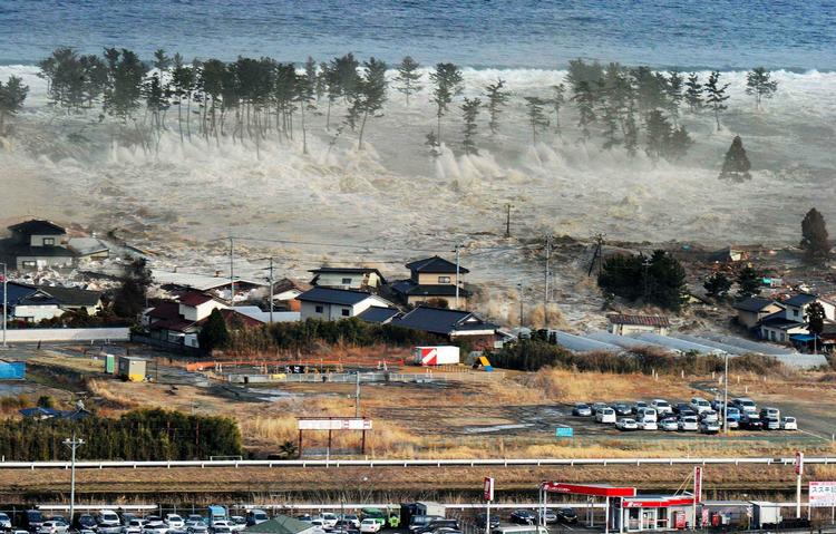 Vandmasser. Natori i Miyagi blev ramt af en tsunami efter det voldsomme jordskælv i Japan. 