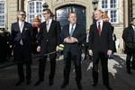 Rokade. Lars Løkke Rasmussen med sine nye ministre efter regeringsrokaden tidligere på ugen: Fra venstre ses Søren Pind, Troels Lund Poulsen og Peter Christensen. 