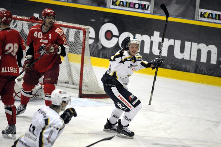 1-4. Herning er foran med tre og endte med at vinde 5-1 på udebane over Rødovre. 