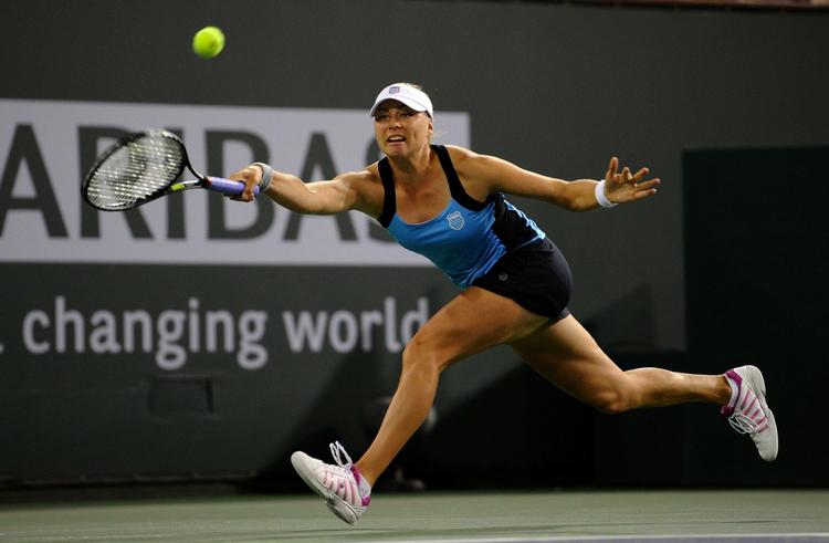maraton. Vera Svonareva, som Caroline Wozniacki tabte til i finalen i Qatar Open, er allerede ude af turneringen i Indian Wells. 
