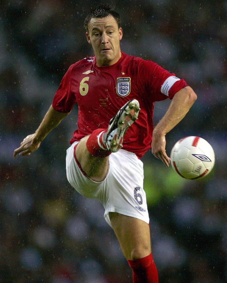 Comeback John Terry er - uanset om han har armbindet på eller ej - omdrejningspunktet på det engelske nationalmandskab. 