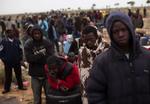 flugt. Folk, der er flygtet fra urolighederne i Libyen, samles i flygtningelejre ved grænsen til Tunesien. Libyens befolkning fortjener at få hjælp fra omverdenen, siger den konservative udenrigsordfører, Naser Khader. 