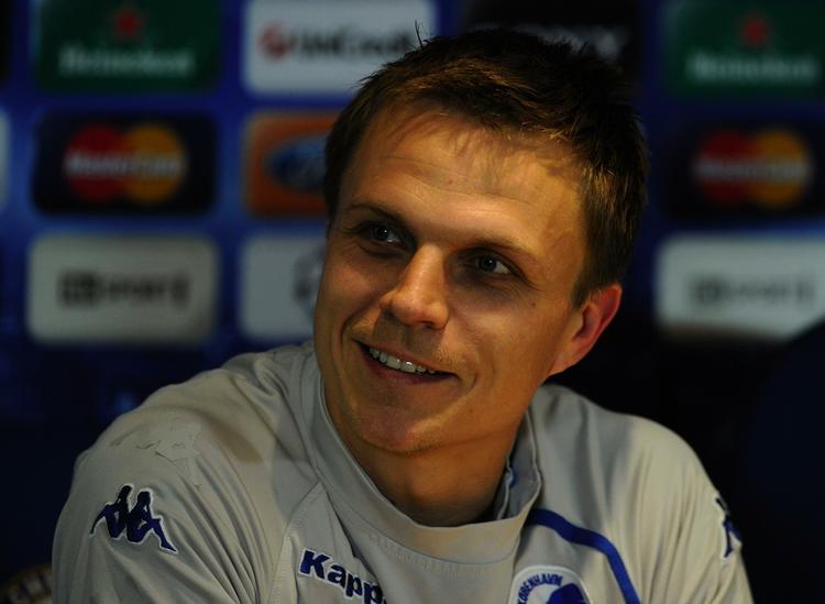 populær. Jesper Grønkjær var den mest ombejlede FCK'er under og efter dagens pressemøde på Chelseas anlæg. 