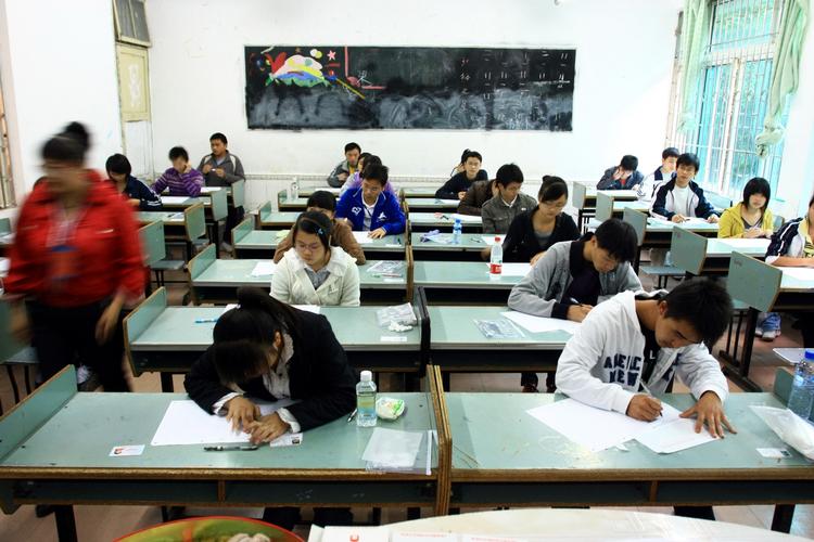 Disciplin. Hvis ikke vestlige forældre lader sig inspirere af de asiatiske 'tigerforældre', kan det gå ud over den faglighed, der skal sikre os i konkurrencen mod netop disse lande. 