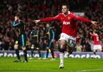 hektisk. Manchester Uniteds Javier Hernandez blev dobbelt målscorer for holdet mod Marseille, som var tæt på at snyde englænderne for avancement. 