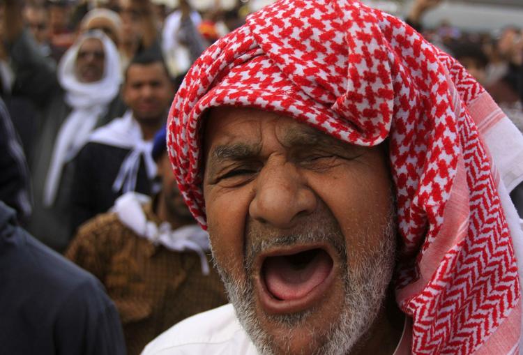 Oprører. Bahrain har været ramt af demonstrationer mod styret i de seneste uger. Før de seneste voldsomme sammenstød er to dræbt og 200 såret, oplyses det. 