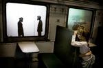 Kunst. Kinesisk kunst er på flere kunstmuseer verden over. Også i Danmark. Her en togvogn fuld af kinesisk historie og kemiske dunster af Qiu Anxiong udstillet på Arken. Arkiv. 