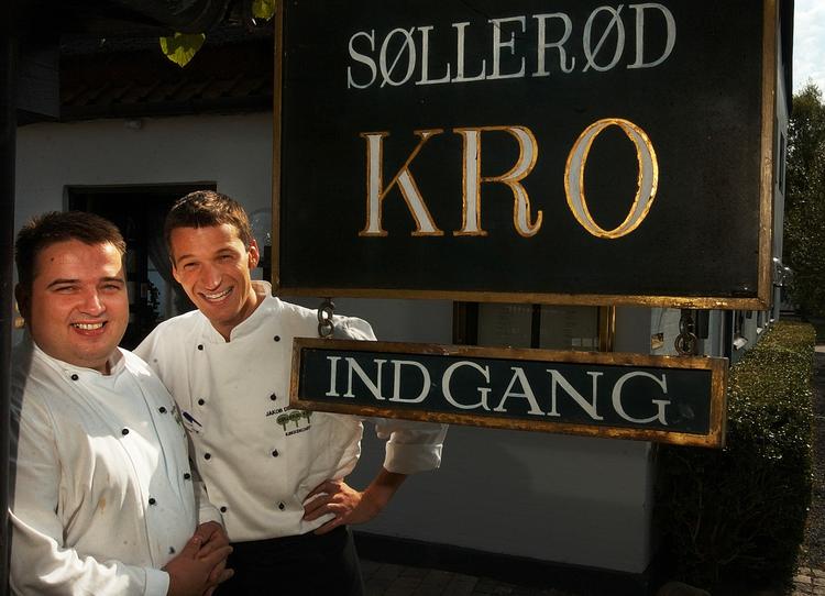 Michelin-chok. Jan Restorff til venstre, der er restaurantchef på Søllerød Kro, er målløs over Guide Michelins prioritering af danske stjerner. 