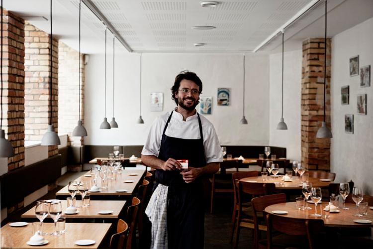 Hæder. Kokken Christian Puglisi kan sammen med sin medindehaver Kim Rossen glæde sig over at være blevet optaget i Michelinguiden med mærkatet Bib Gourmand. 