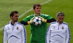 forberedt. Real Madrids træner Jose Mourinho (th) sammen med målmand Iker Casillas (midt) og Alvaro Arbeloa under træningen op til kampen mod Lyon. 