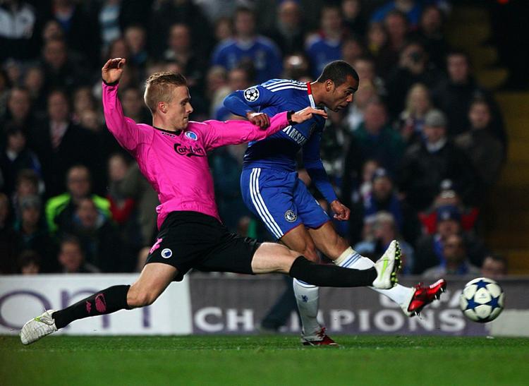 ude. Oscar Wendt og FCK-forsvaret blev flere gange spillet tyndt af Chelsea i kampen i London, men danskerne kommer hjem med et hæderligt resultat. 