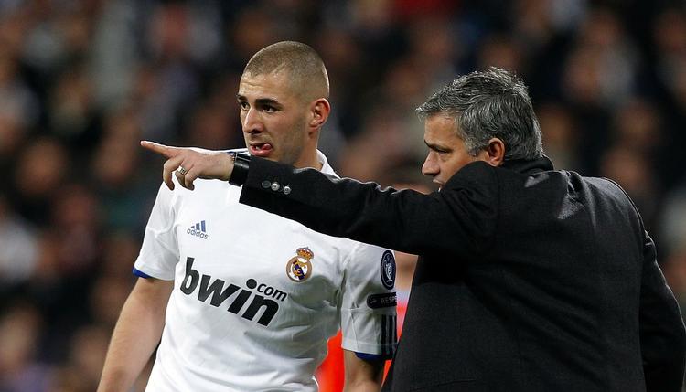 Avancement. José Mourinho tropper er med i hatten, når der fredag middag trækkes lod til kvart- og semifinalerne i Champions League. 