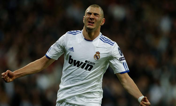 videre. Karim Benzema og Real Madrid er på jagt efetr den første CL-titel siden 2002. 