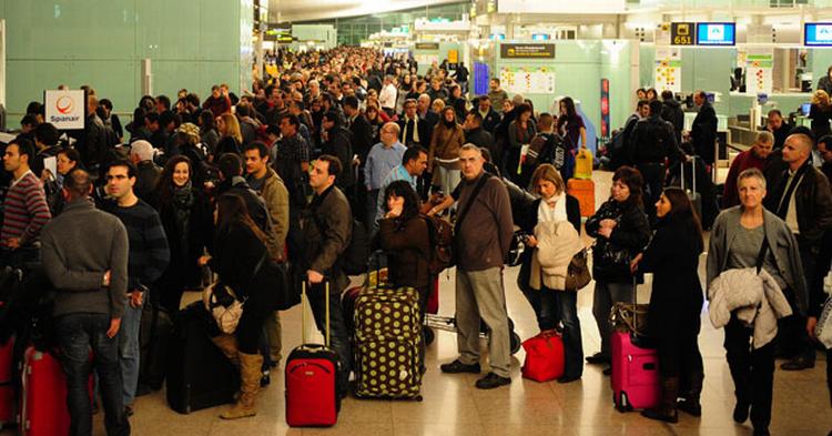 Flystrejken kan være afblæst. Her er det Llobregat Lufthavn nær Barcelona, der var ramt af strejke i begyndelsen af december 2010. 