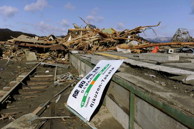Her lå engang en jernbanestation..... Der kommer til at gå lang tid inden togene kører igen fra stationen i Rikuzentakata. 